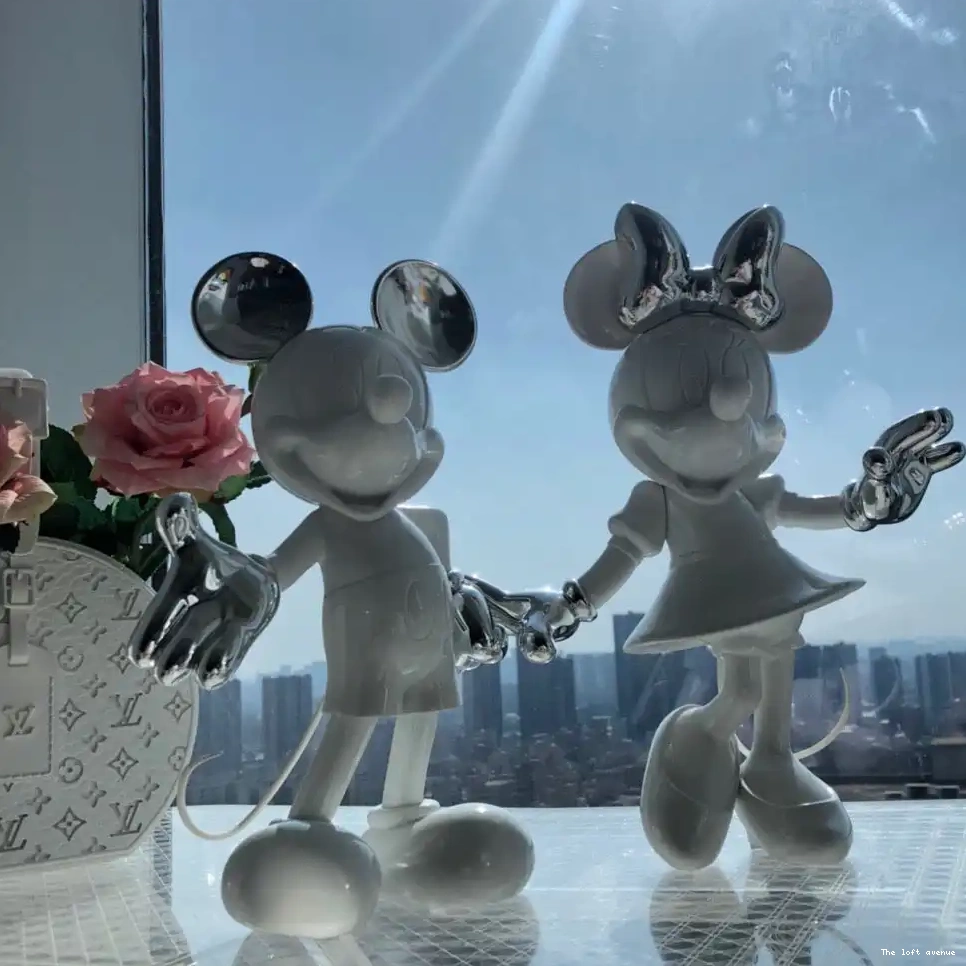 MINNIE MOUSE FIGURE 0506